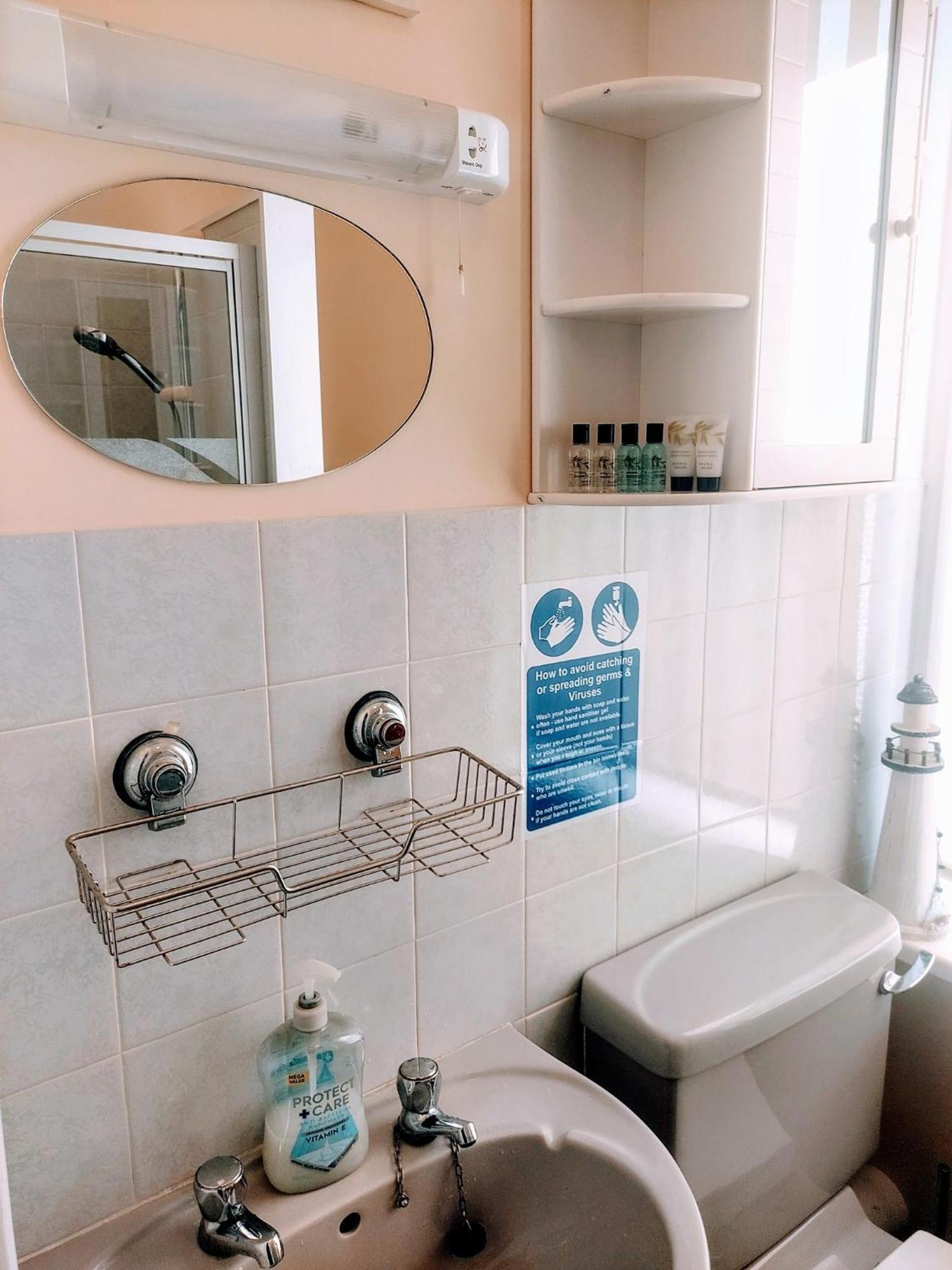 Lea Hurst B & B Bournemouth Ngoại thất bức ảnh